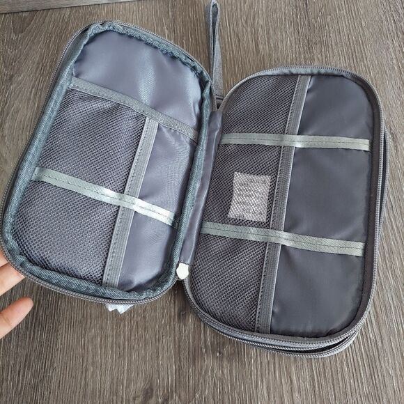 Bella Russo Zippered Tech Case - Picture 5 of 6